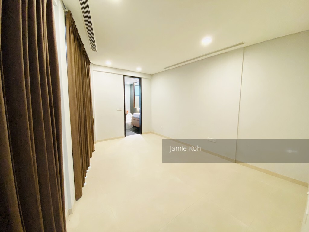 Jalan Tanjong (D16), Terrace #245844051